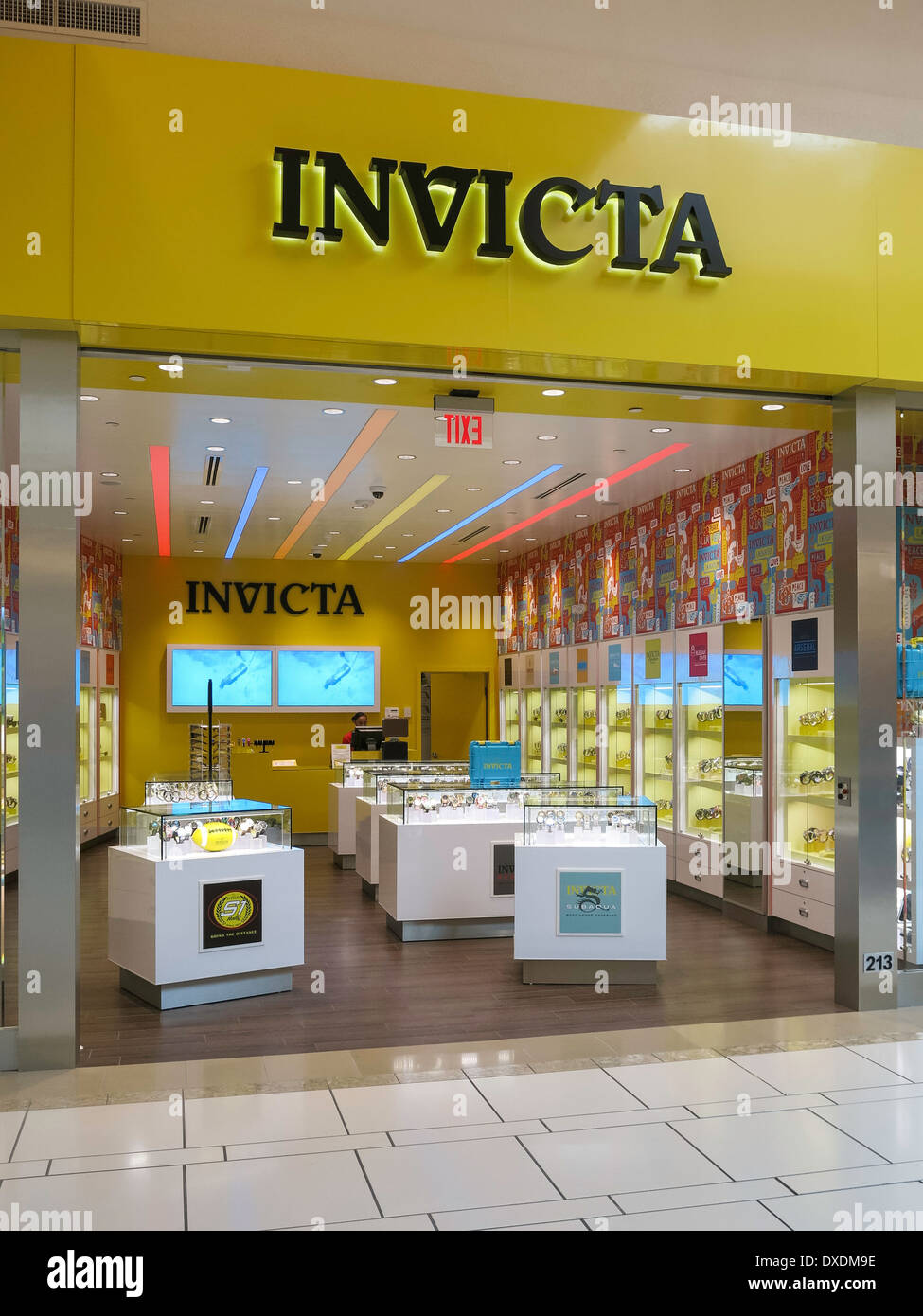 Invicta Watch Store Entrada, International Plaza, Tampa, Florida, EE.UU  Fotografía de stock - Alamy