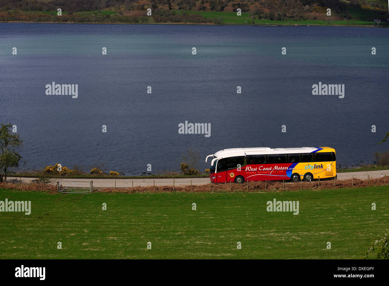 Costa oeste Motores/ Citylink entrenador, Loch Etive, Argyll Foto de stock