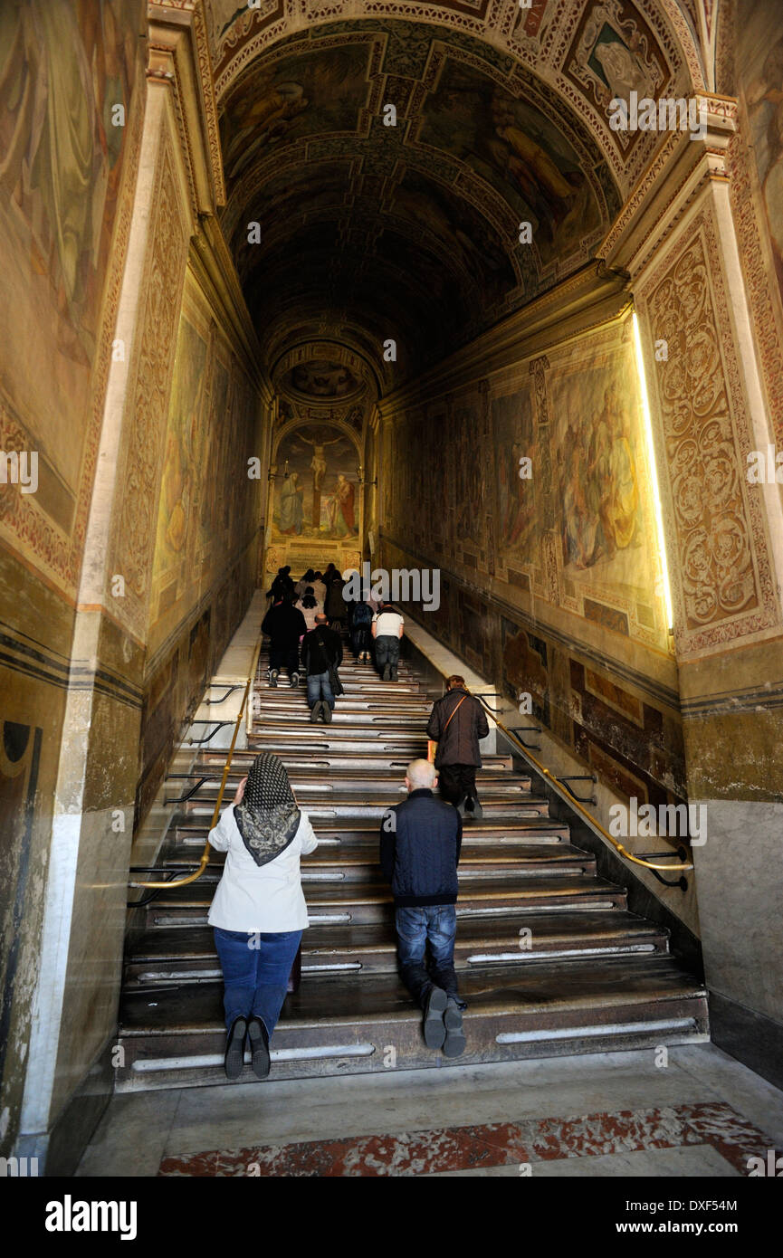Italia, Roma, San Giovanni in Laterano, la scala santa (escalera) Foto de stock