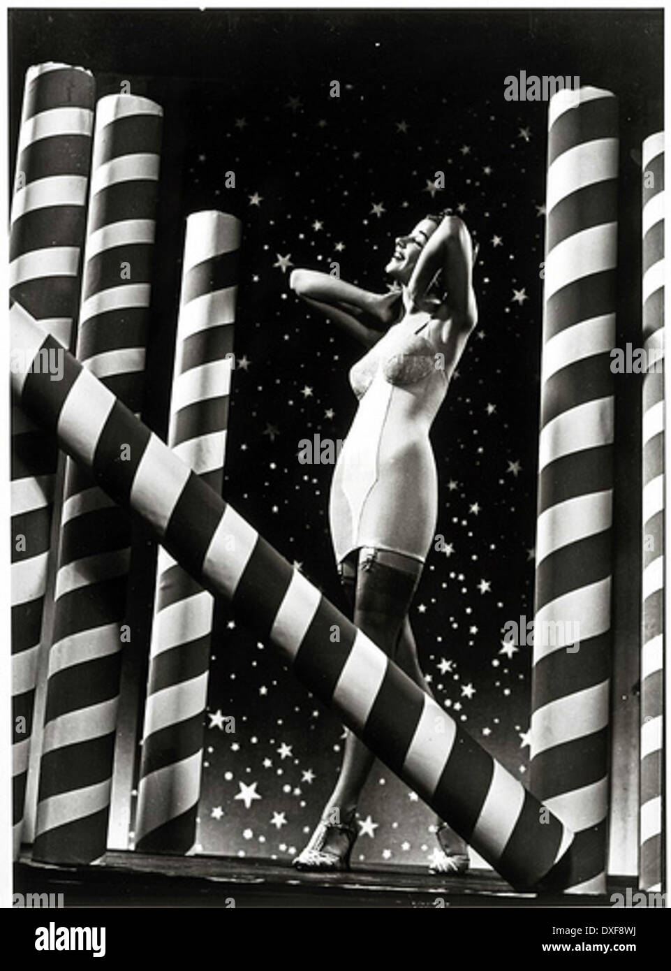 Carter corsés, mujer con estrellas y rayas antecedentes Foto de stock