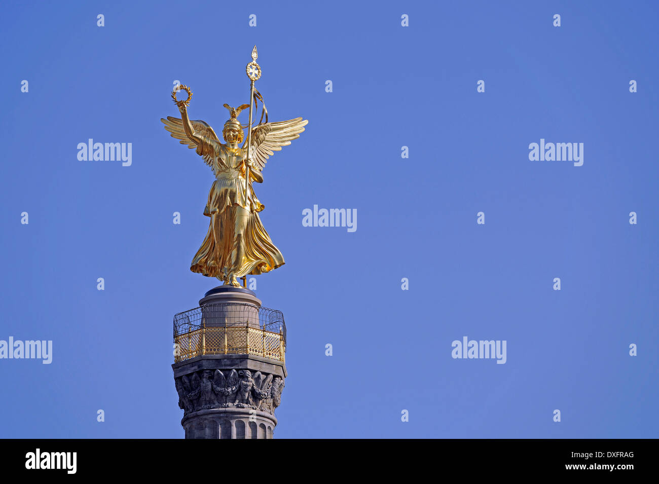 La columna de la victoria, la estatua dorada de la Victoria, la diosa de la victoria, Berlín, Alemania / Siegessäule Foto de stock