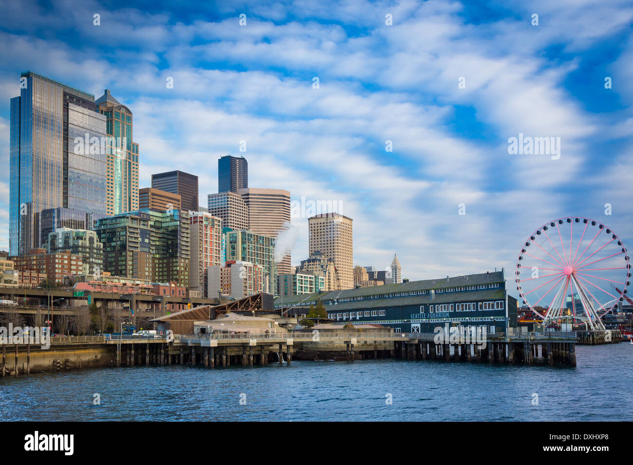 El horizonte de Seattle desde Pier 66 Foto de stock