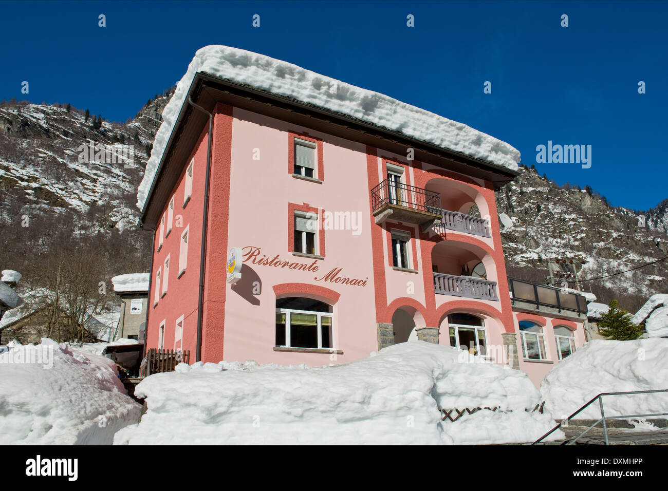 Suiza, Valle Lavizzara Monaci Peccia, restaurante Foto de stock