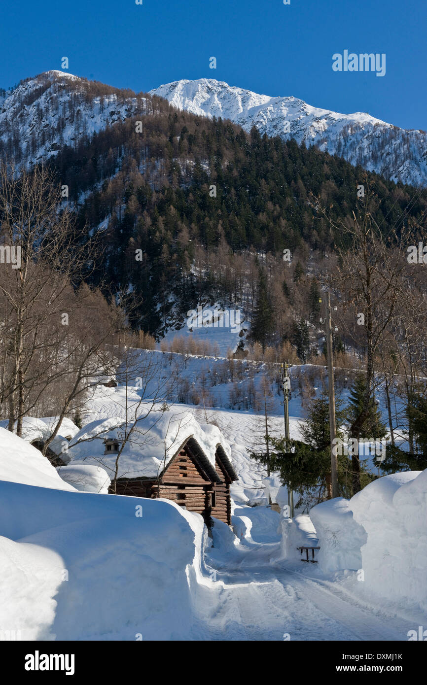 Suiza, Lavizzara valle, Mogno Foto de stock