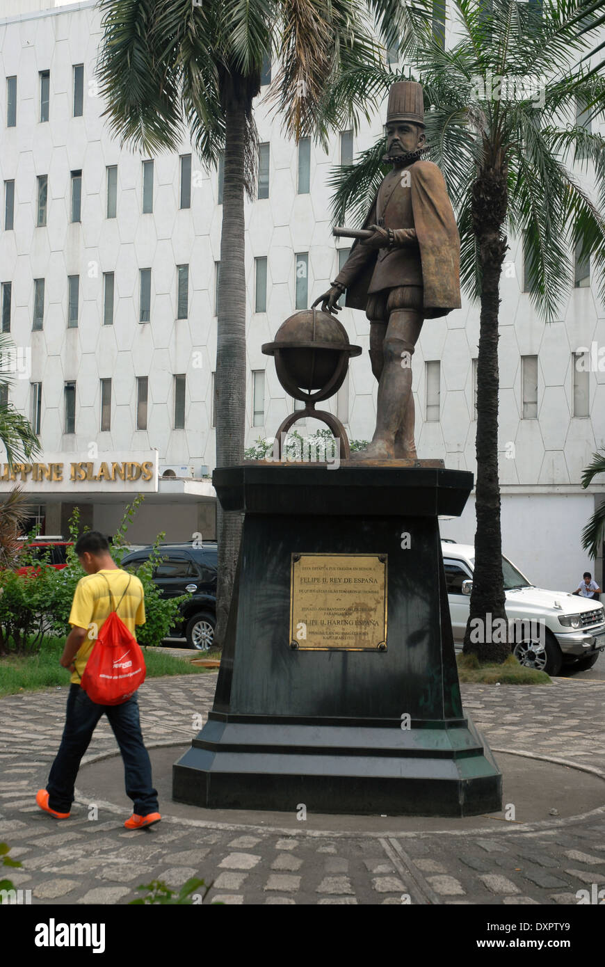 Estatua de Felipe II, Rey de España (el rey Felipe II de España), Muralla, Manila, Filipinas. Foto de stock
