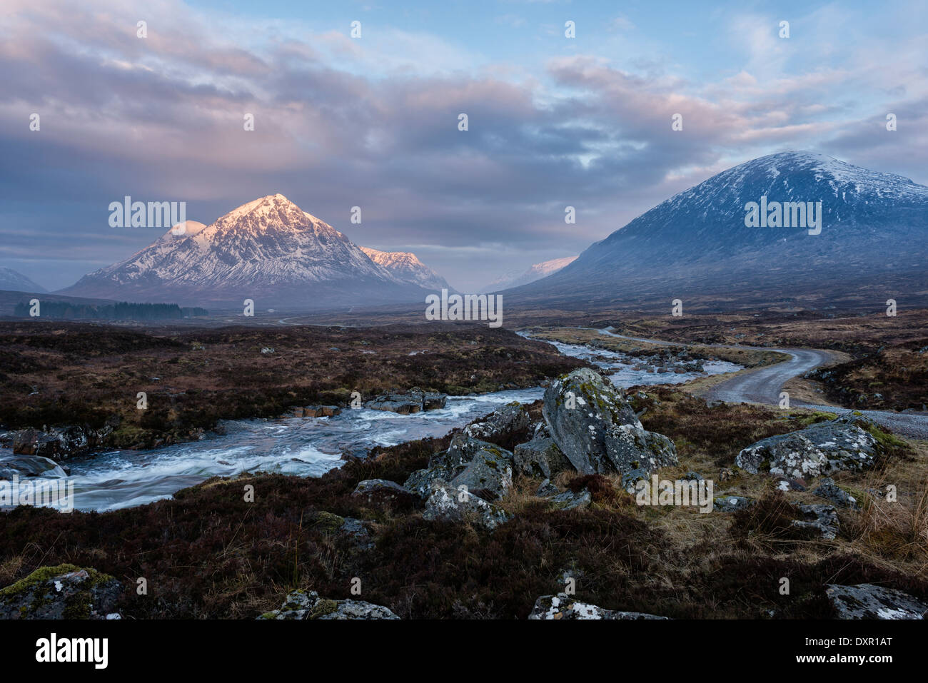 En Rannoch Moor al este de Glencoe mirando hacia la entrada a Glen Coe Foto de stock