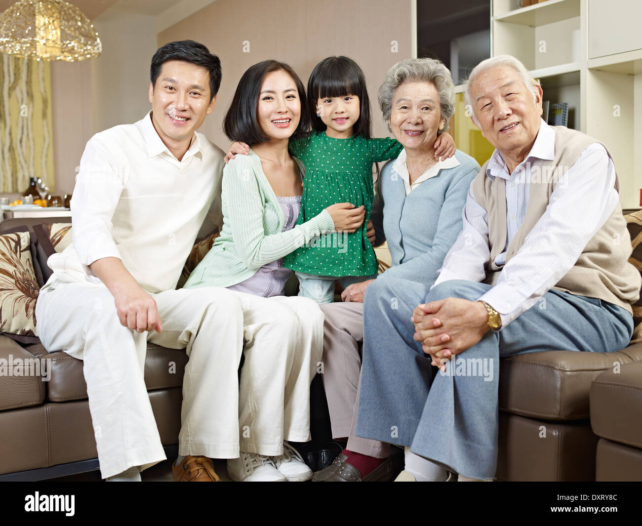 Tres generaciones de la familia de Asia Foto de stock