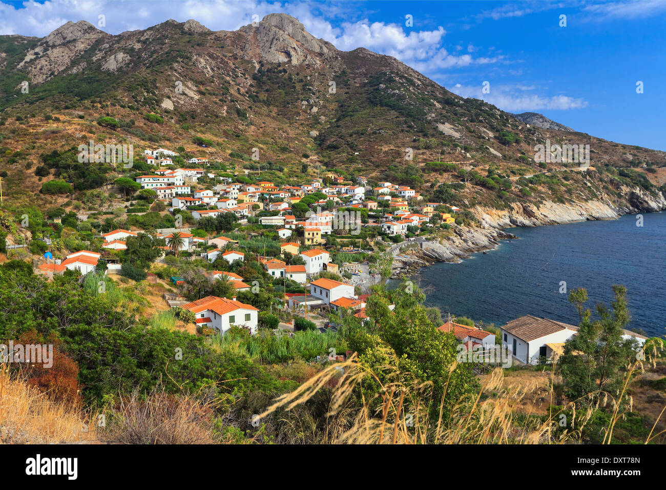 Descripción general de Chiessi, pequeño pueblo en la Isla de Elba, Italia Foto de stock
