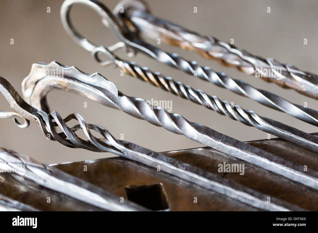 Los objetos hechos de hierro por la herrería Fotografía de stock - Alamy