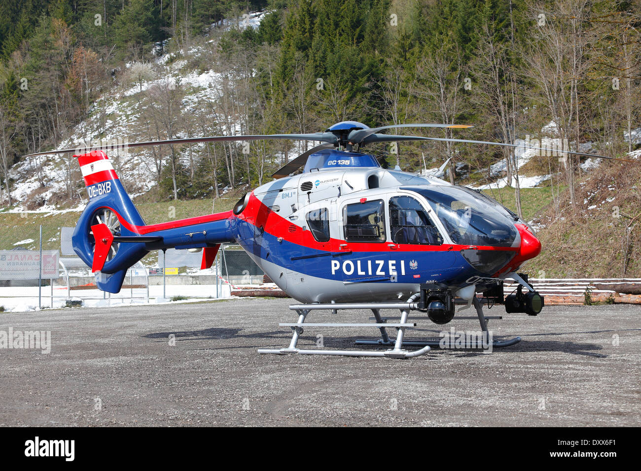 Police helicopter thermal imaging camera fotografías e imágenes de alta  resolución - Alamy