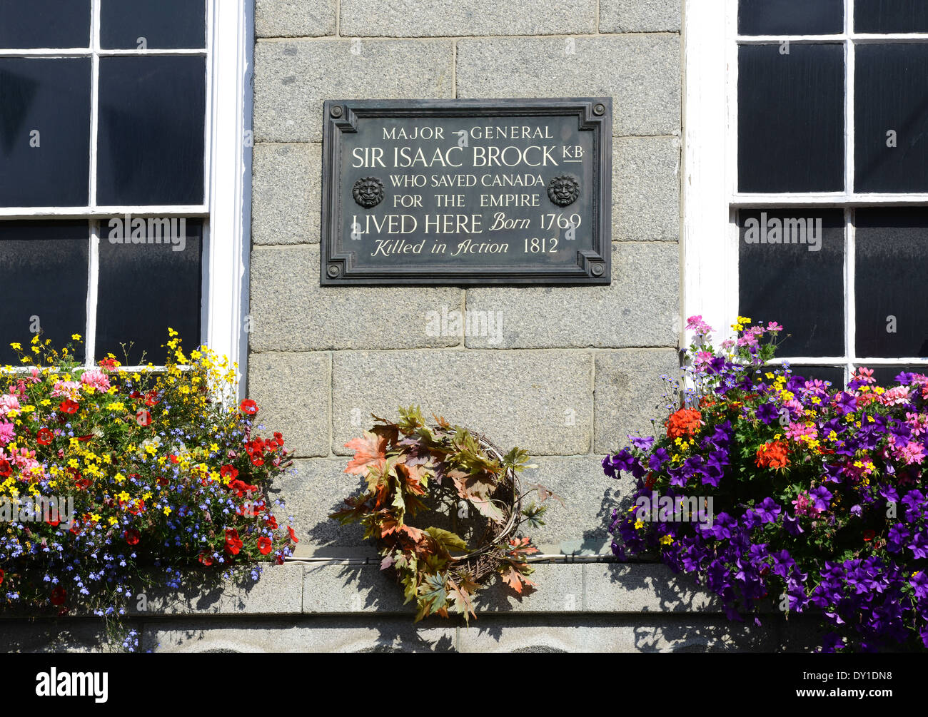 Placa conmemorativa a Sir Isaac Brock, quien nació en St Peter Port en