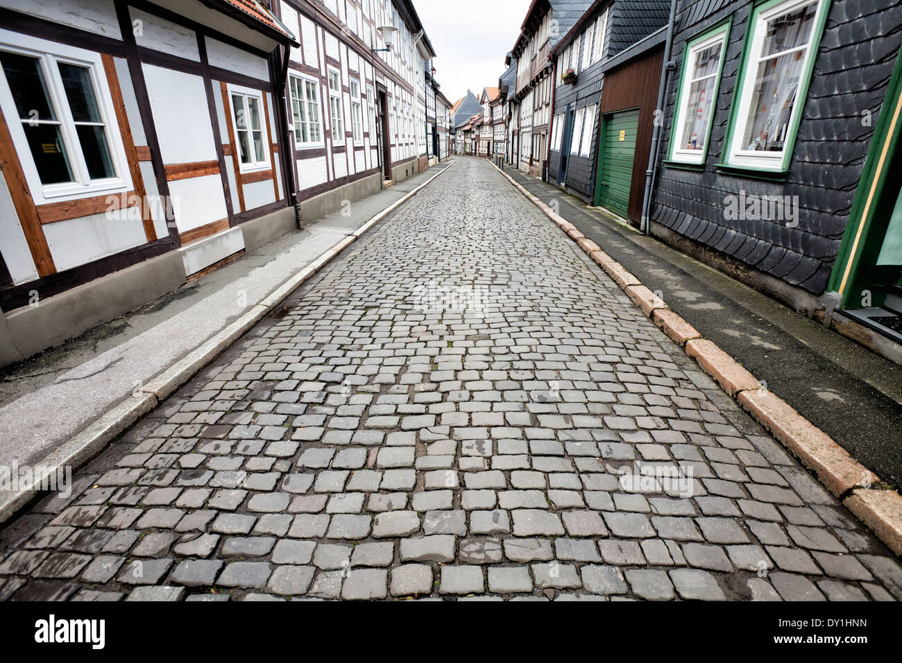 Casas de entramados en el centro histórico de la ciudad de Goslar, Harz, Baja Sajonia, Alemania, Europa Foto de stock