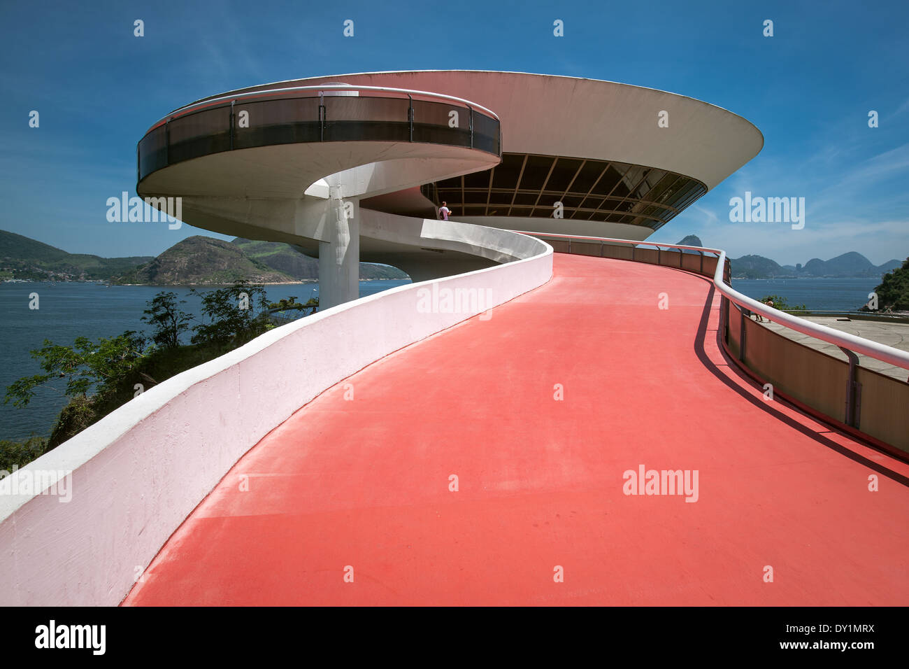 Río de Janeiro, el Museo de Arte Contemporáneo MAC, Oscar Niemeyer, arquitectura, arquitecto, moderna, cultural, Niterói, Brasil Foto de stock