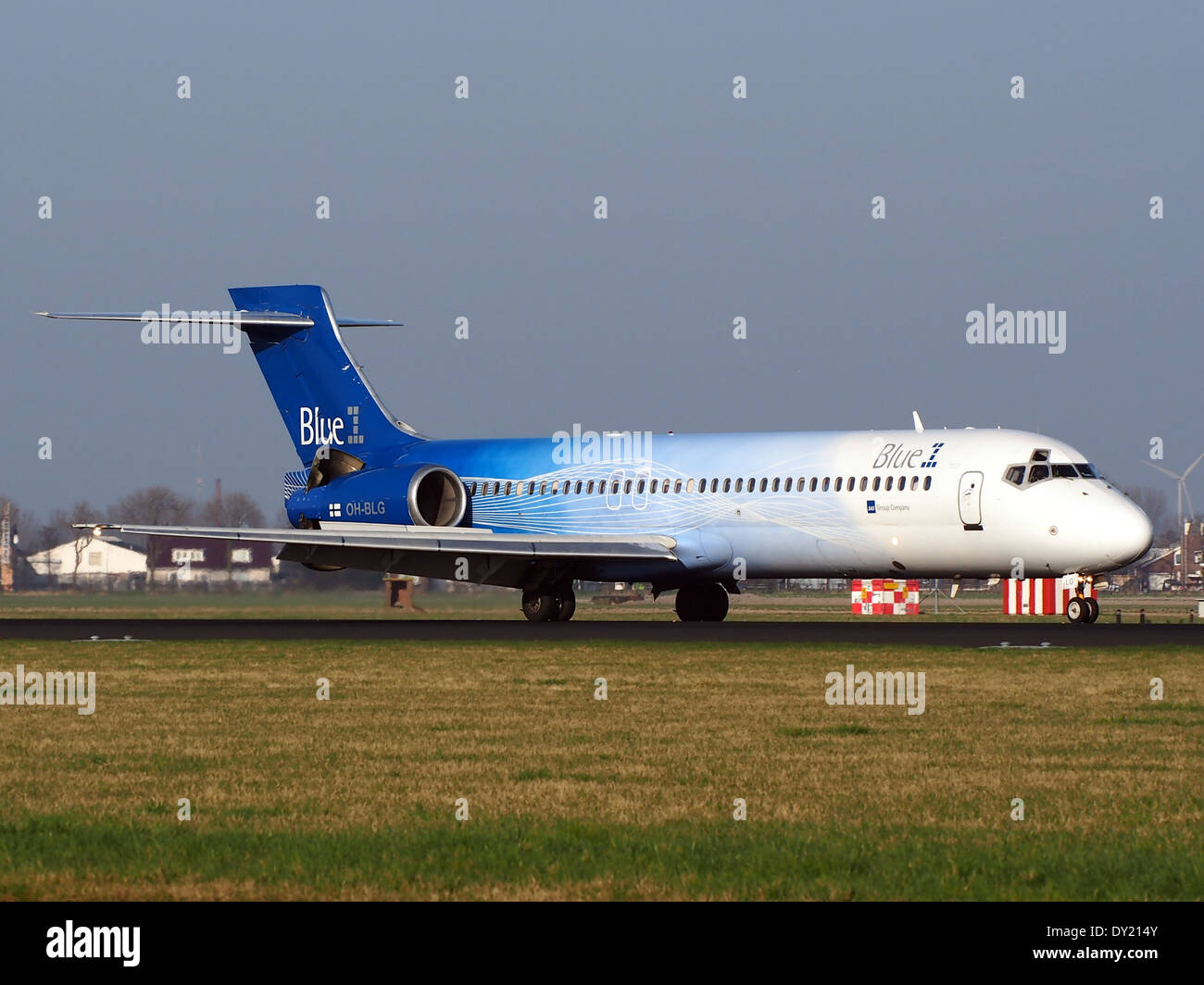OH-BLG Blue1 Boeing 717-2CM - cn 55059 el aterrizaje en el aeropuerto de Schiphol, pic-2 Foto de stock