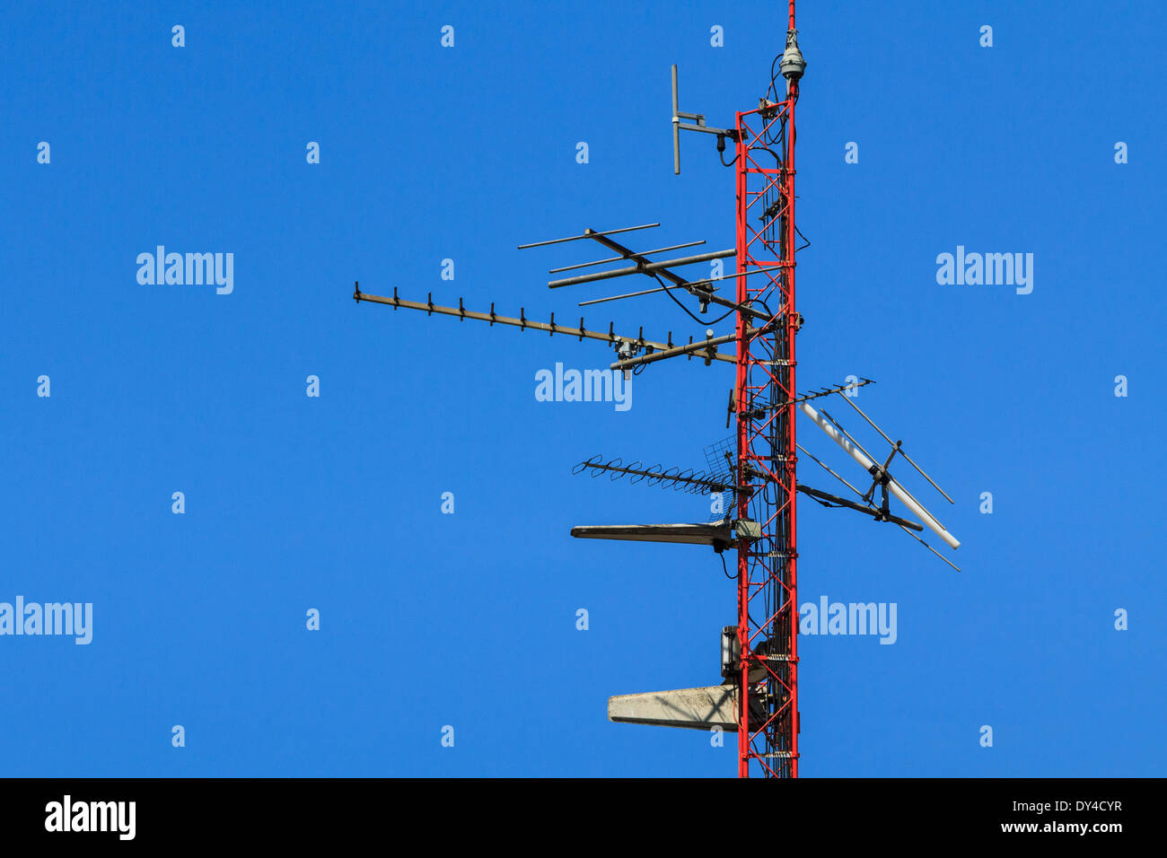 Broadcast antenna fotografías e imágenes de alta resolución - Alamy