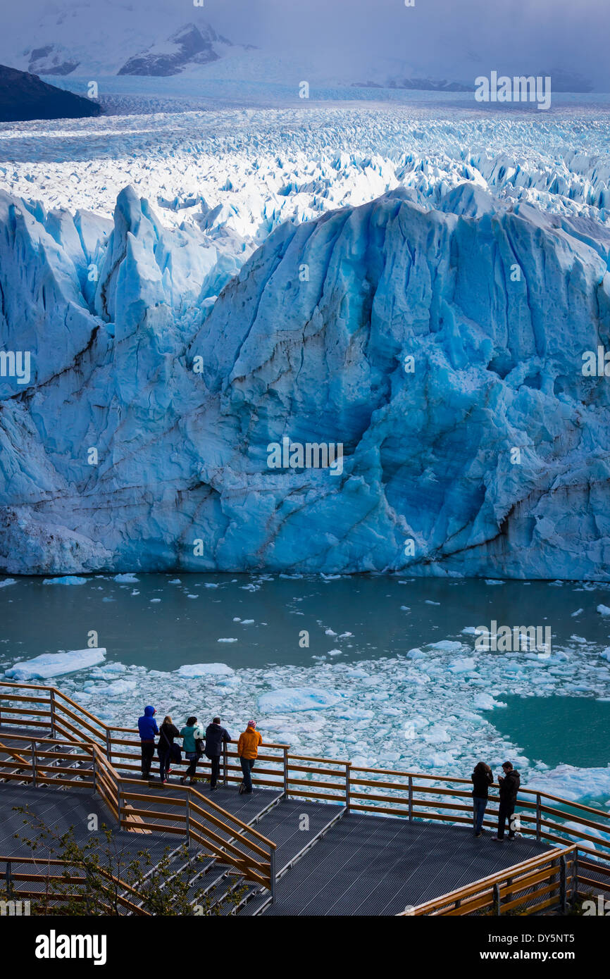 El Glaciar Perito Moreno Es Un Glaciar Ubicado En El Parque Nacional Los Glaciares En El Sudoeste De La Provincia De Santa Cruz Argentina Fotografia De Stock Alamy