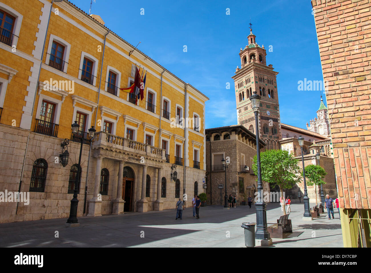 TERUEL, España - 26 de mayo de 2012: la famosa catedral de la hermosa ciudad de Teruel, en Aragón, en el este de España. Foto de stock