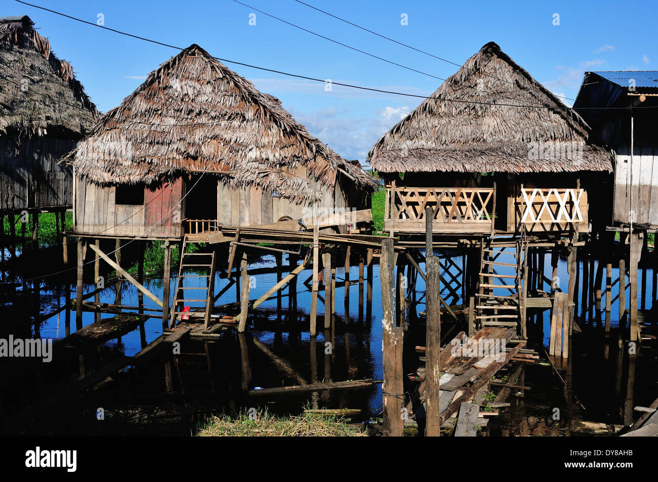 Casas Flotantes en Iquitos. Departamento de Loreto .PERÚ Fotografía de