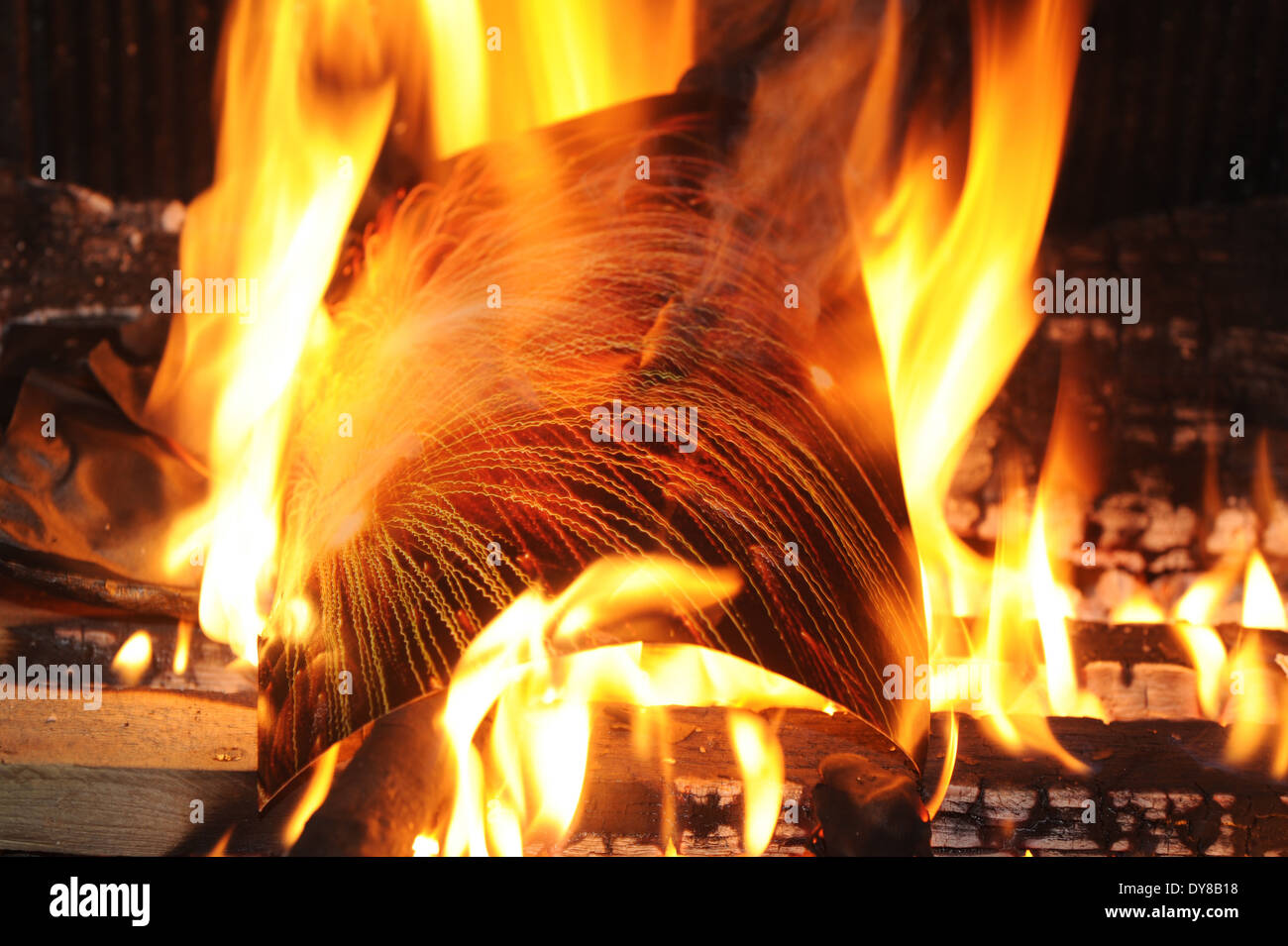 Fuego, chimenea, hoguera, Cheminee, madera, calidez, quemar energía Foto de stock