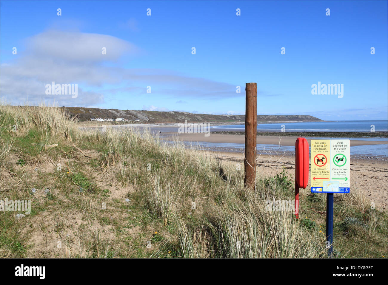 Port Eynon Bay, con Horton village y Oxwich punto más allá, la Península de Gower, Gales, Gran Bretaña, Reino Unido, UK, Europa Foto de stock