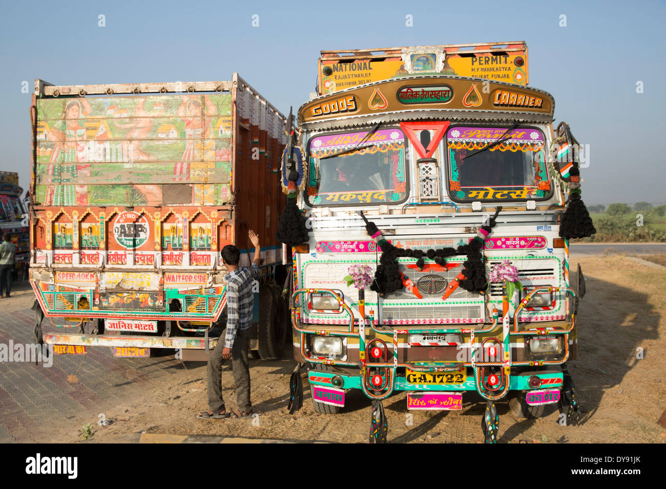 Camiones, India, Asia, India, tráfico, transporte, colorido, brillante, Foto de stock