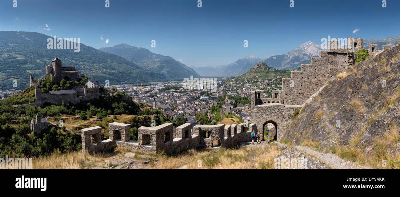 Vista, Chateau de Valere, castillo, ciudad, pueblo, verano, montañas, colinas, pueblos, Sion, Wallis, Valais, Suiza, Europa Foto de stock