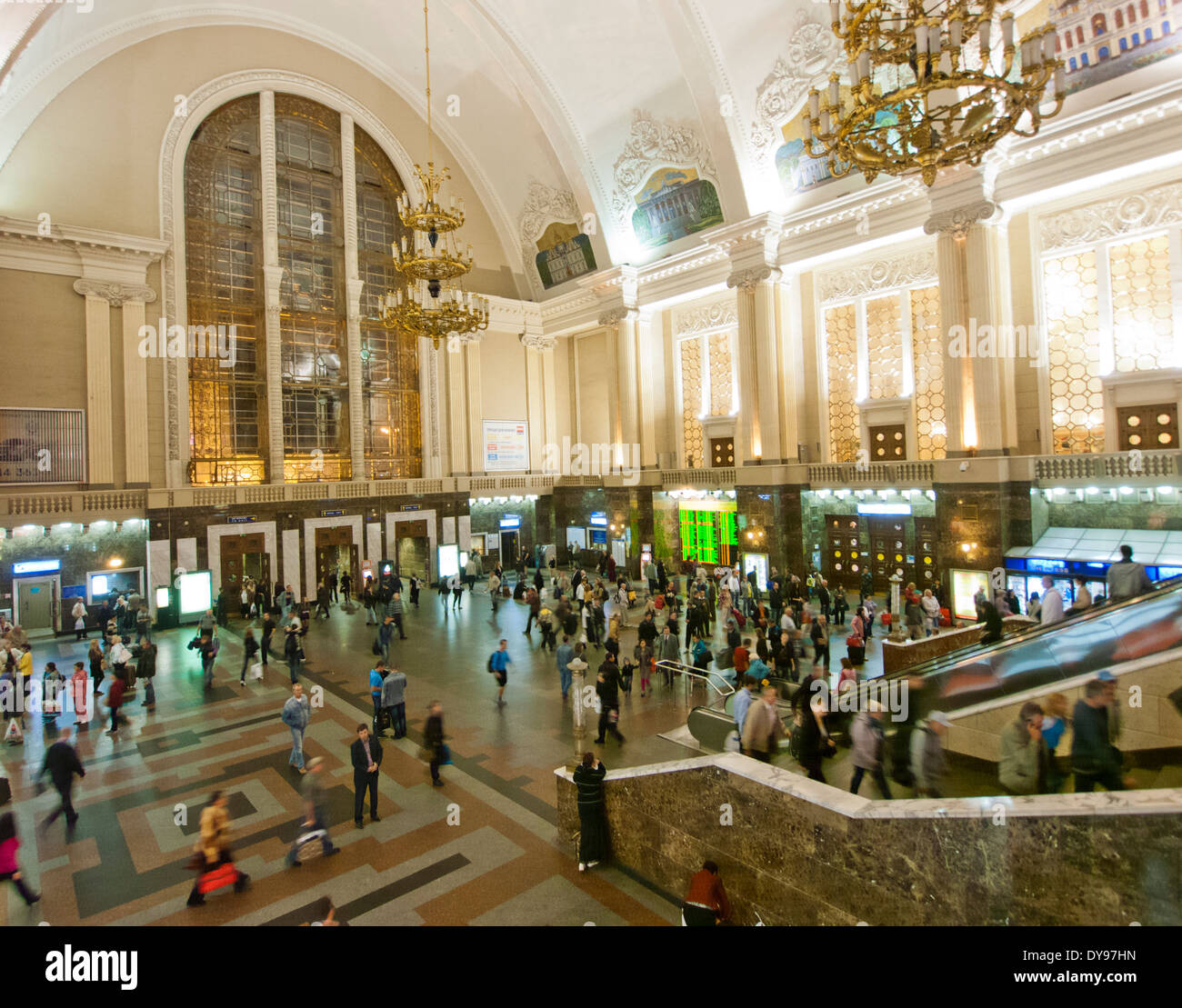 Dentro de la estación central de tren en Kiev, Ucrania Foto de stock