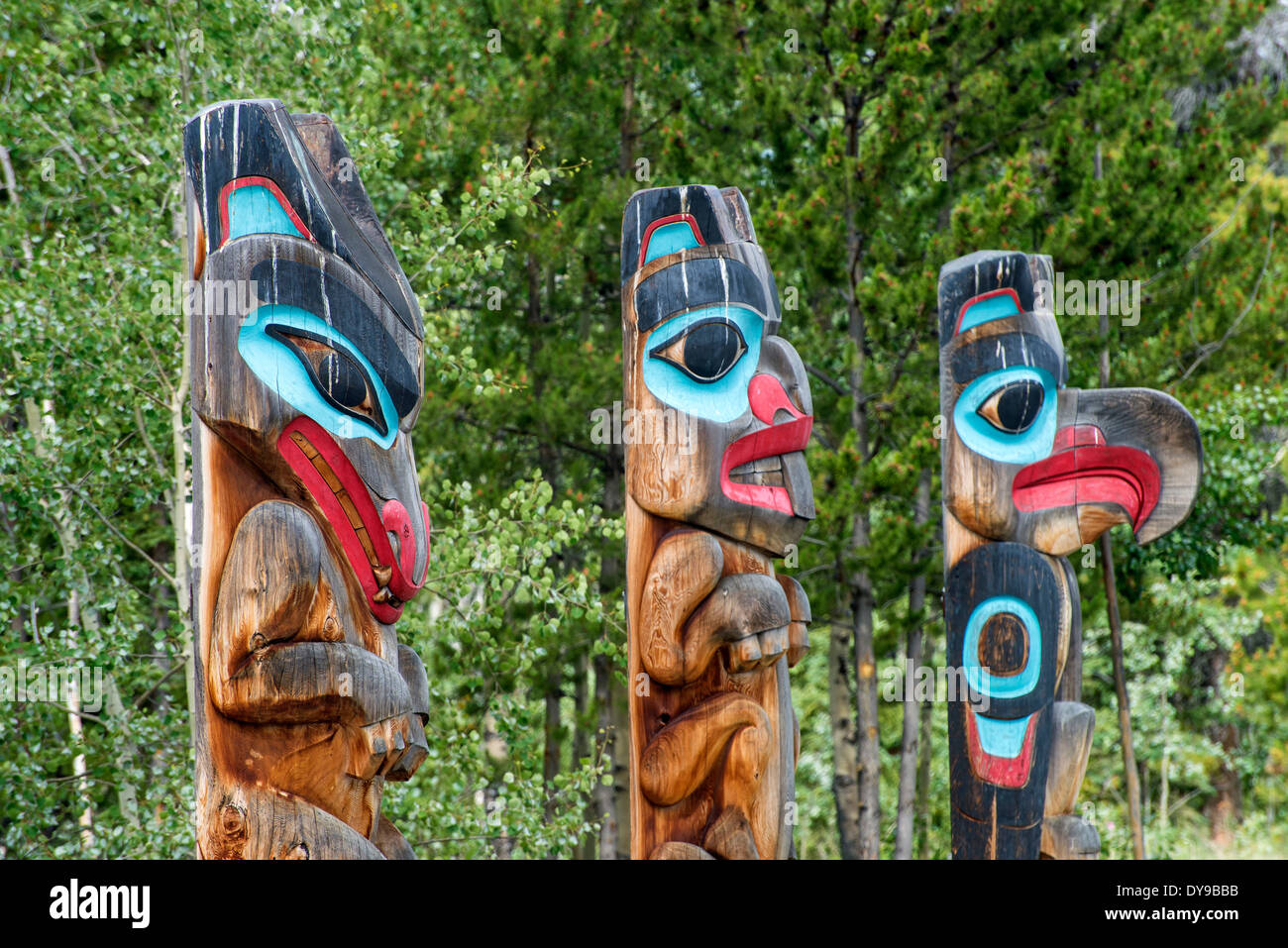 Tótem de las primeras naciones, teslin, BC, Canadá, Totem pole, British Columbia, India Foto de stock