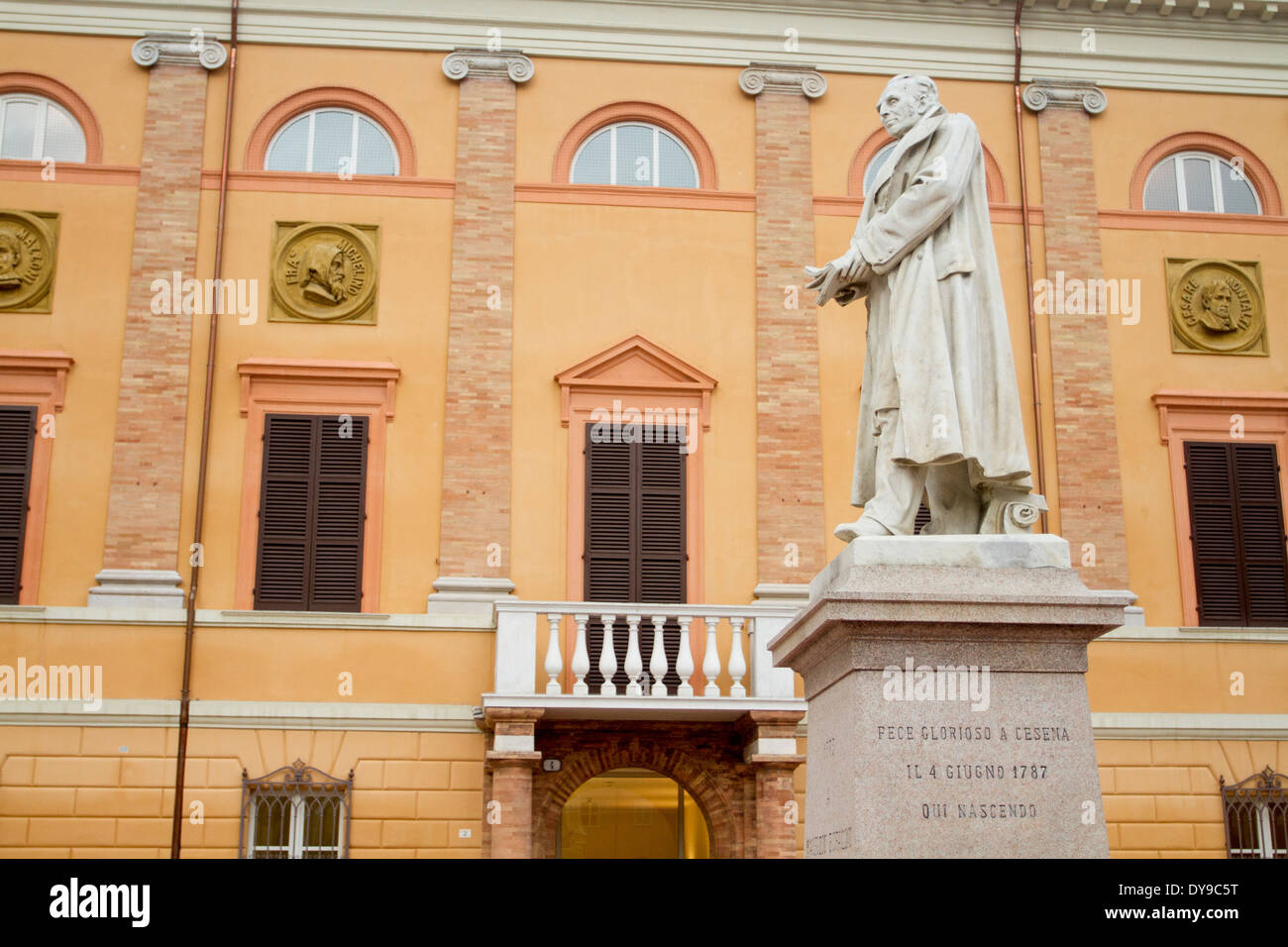 Estatua de la FECE Glorioso, Cesena, Emilia Romagna, Italia Foto de stock