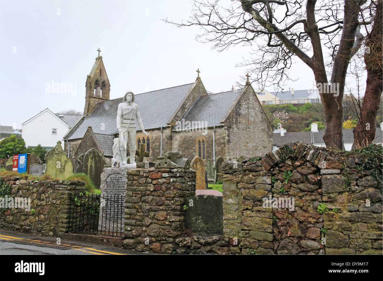 Bote Salvavidas tripulación Cattwg Memorial, la iglesia de St, Port Eynon, la Península de Gower, Gales, Gran Bretaña, Reino Unido, UK, Europa Foto de stock