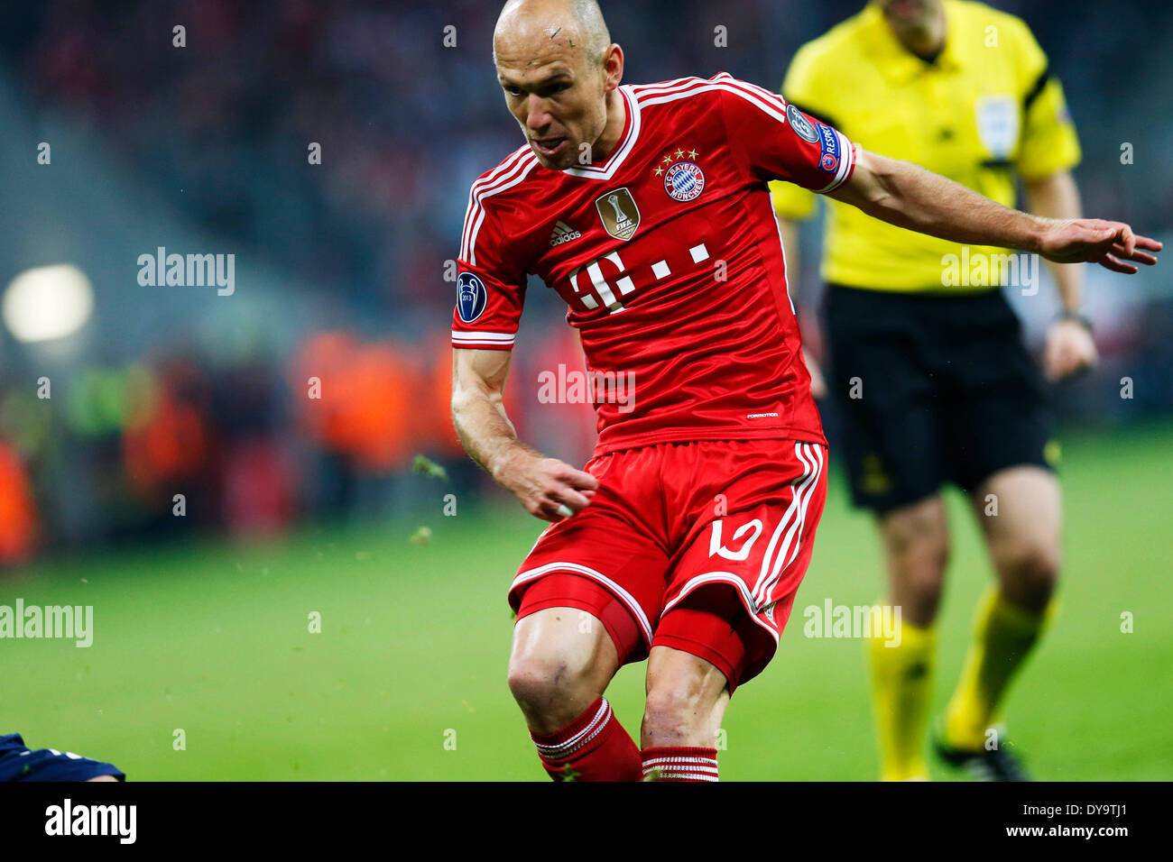 Munich, Alemania. © D. 9 abr, 2014. Arjen Robben (Bayern) fútbol ... Munich, Alemania. © D. 9 abr, 2014. Arjen Robben (Bayern) fútbol ...