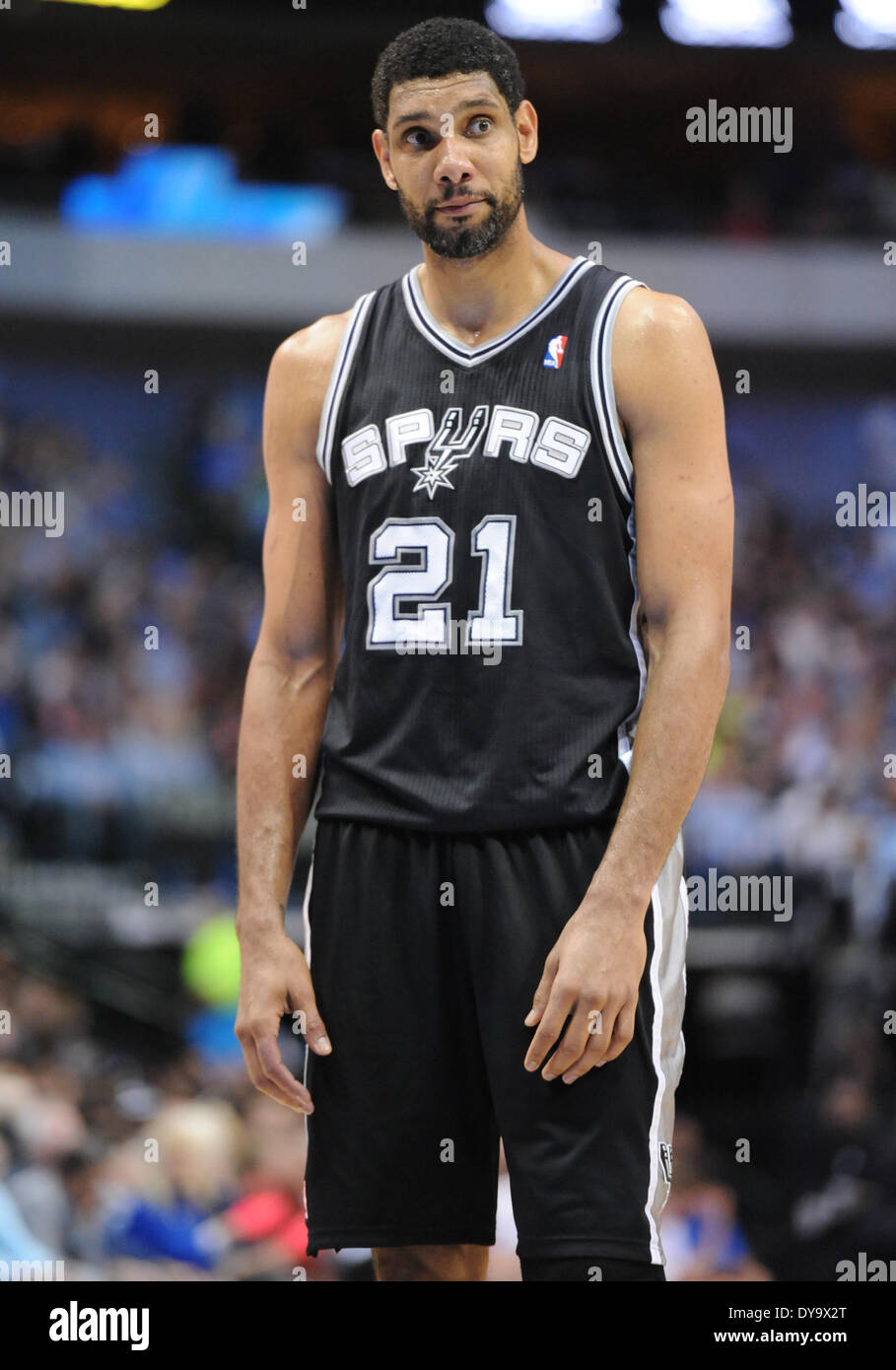 Apr 10, 2014: San Antonio Spurs adelante #21 Tim Duncan anotó 20 puntos  durante un partido de la NBA entre San Antonio Spurs y Dallas Mavericks en  el American Airlines Center en