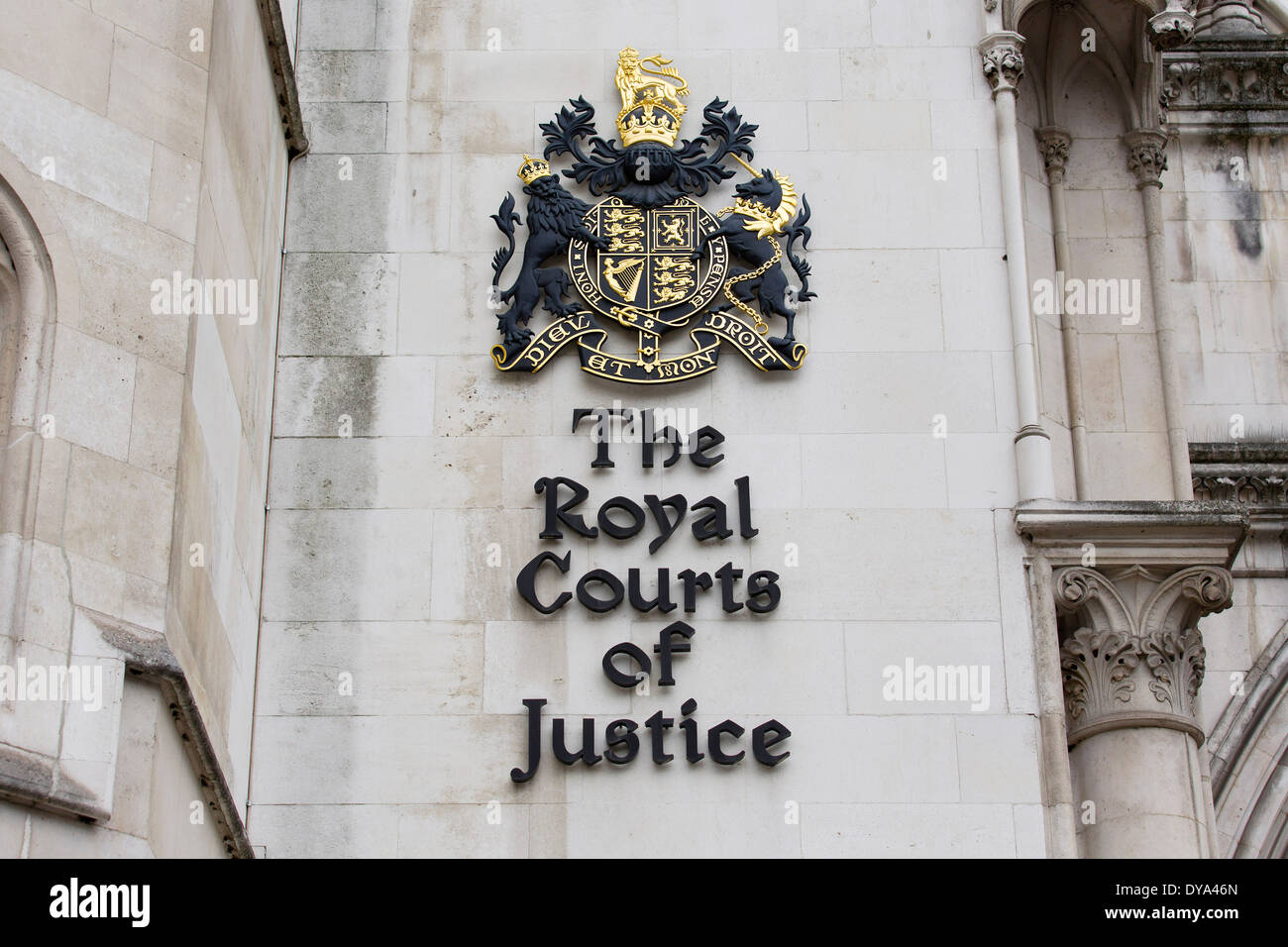 Las Cortes Reales de Justicia, comúnmente llamados los Tribunales, Londres, Reino Unido. Foto de stock