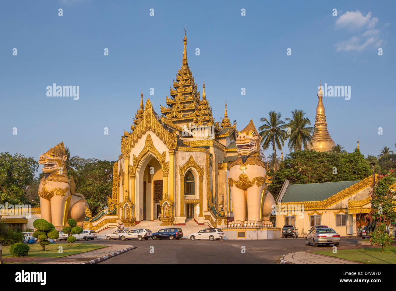 Myanmar, Birmania, Asia, Yangon, Rangún, Shwedagon Pagoda, religión, Golden, Landmark, Foto de stock
