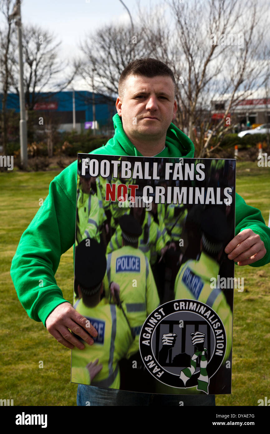 Ax The Act Los Fanáticos Del Fútbol Escoceses Protestan En Aberdeen 