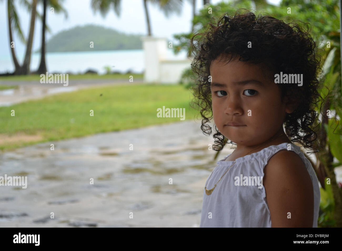 En Matautu wallisiano chica, la isla de Wallis, Wallis y Futuna, Melanesia, Pacífico Sur Foto de stock