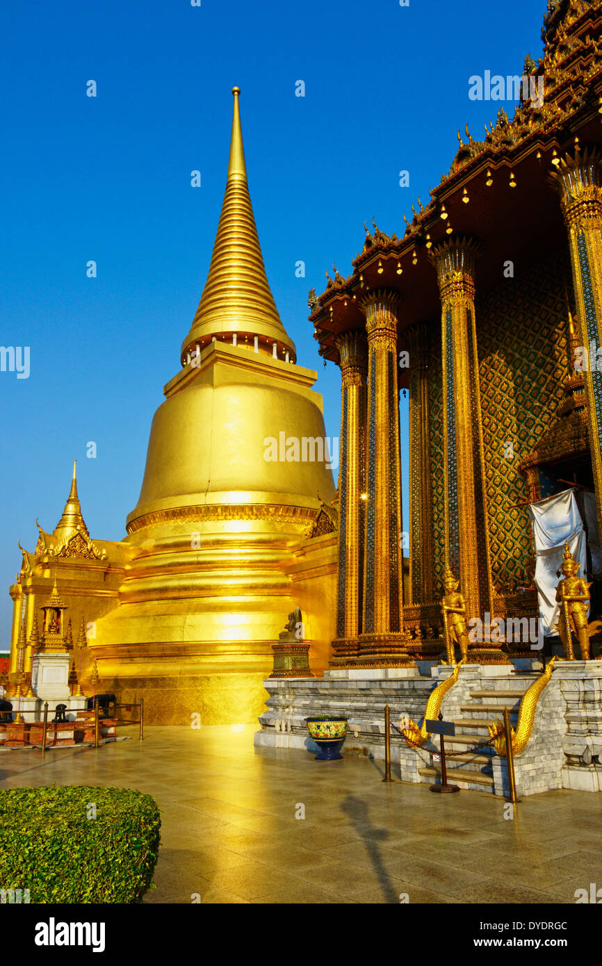 Tailandia, Bangkok, Wat Phra Kaew dentro del Palacio Real Foto de stock