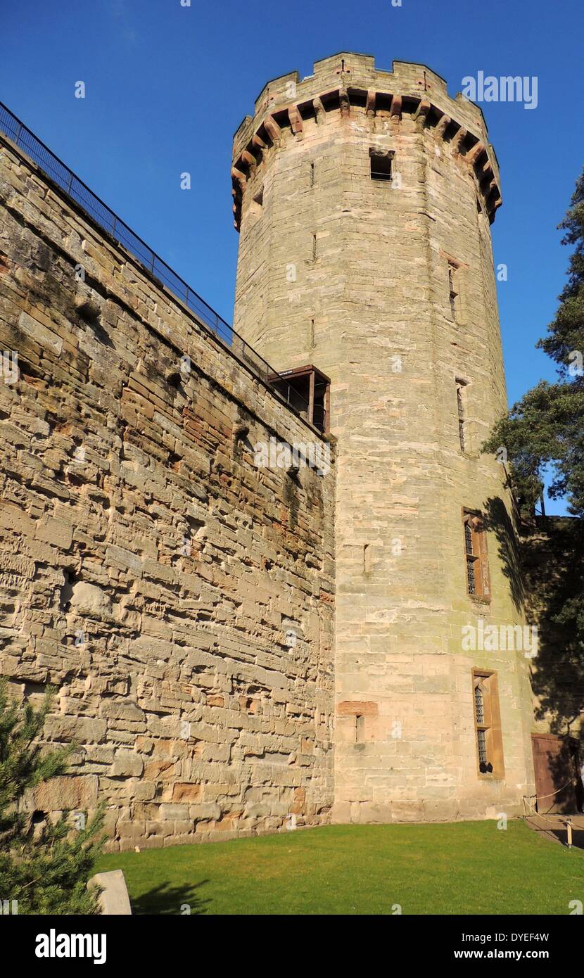 Entrada principal al Castillo de Warwick 2013. El castillo medieval fue desarrollado a partir de un original construido por Guillermo el Conquistador en 1068 Foto de stock
