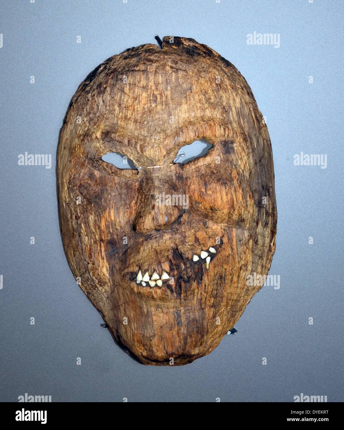 Shamanic mask fotografías e imágenes de alta resolución - Alamy