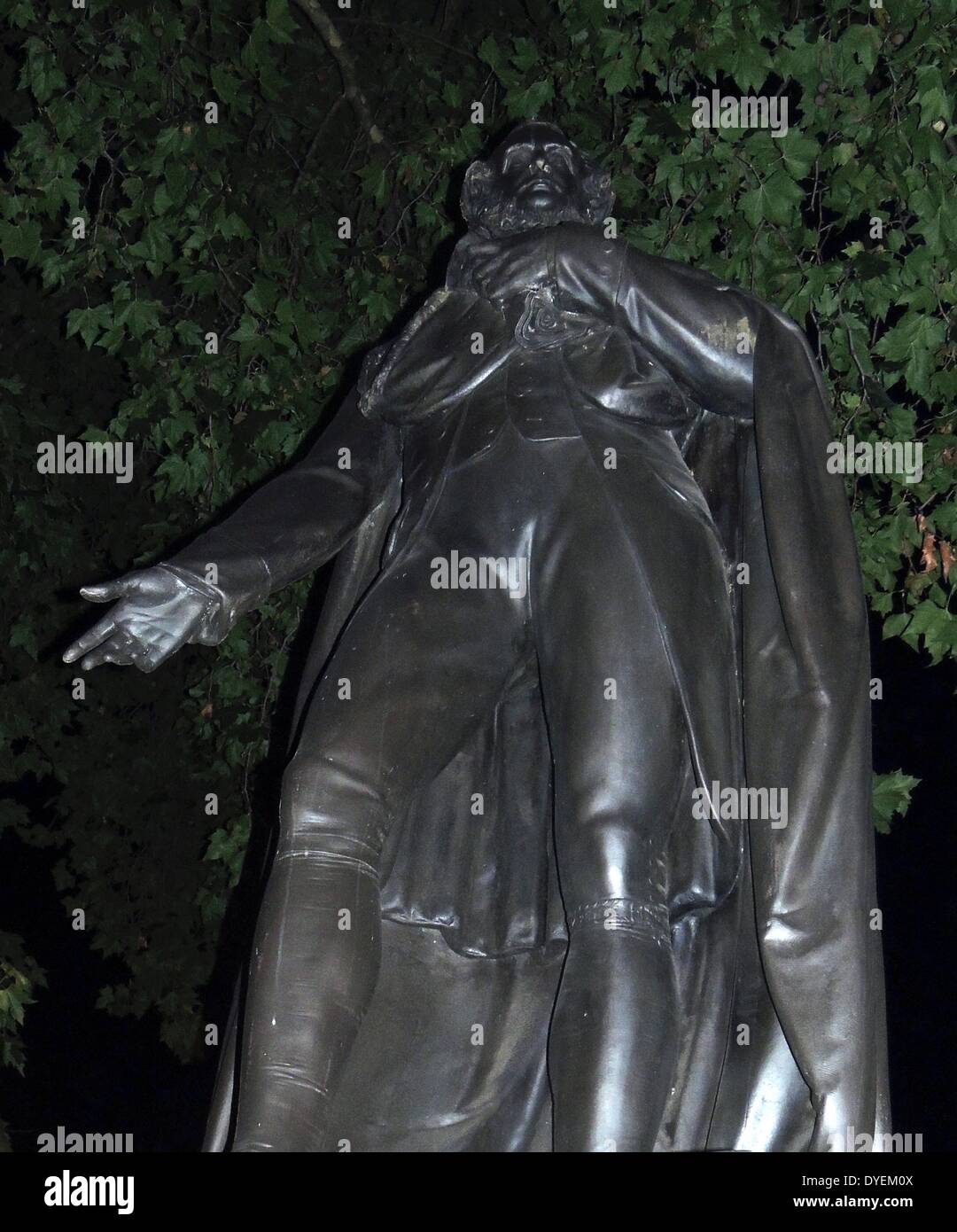 Estatua de Edward Smith-Stanley, 14º Conde de Derby en Parliament Square, Londres 2013. Foto de stock