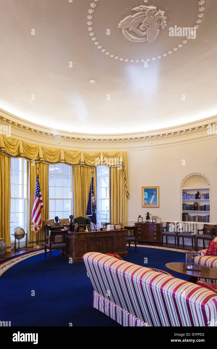 Estados Unidos, Arkansas, Little Rock, William J. Clinton Presidential Library y el museo, la réplica de la Oficina Oval de la Casa Blanca Foto de stock