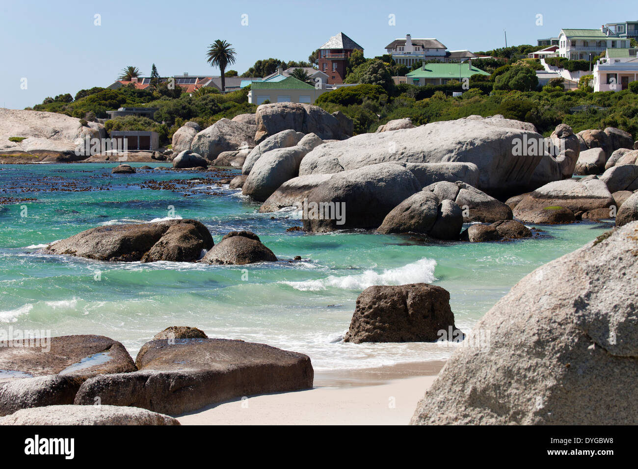 La playa Boulders cerca de Simon's Town, Ciudad del Cabo, Western Cape, Sudáfrica Foto de stock