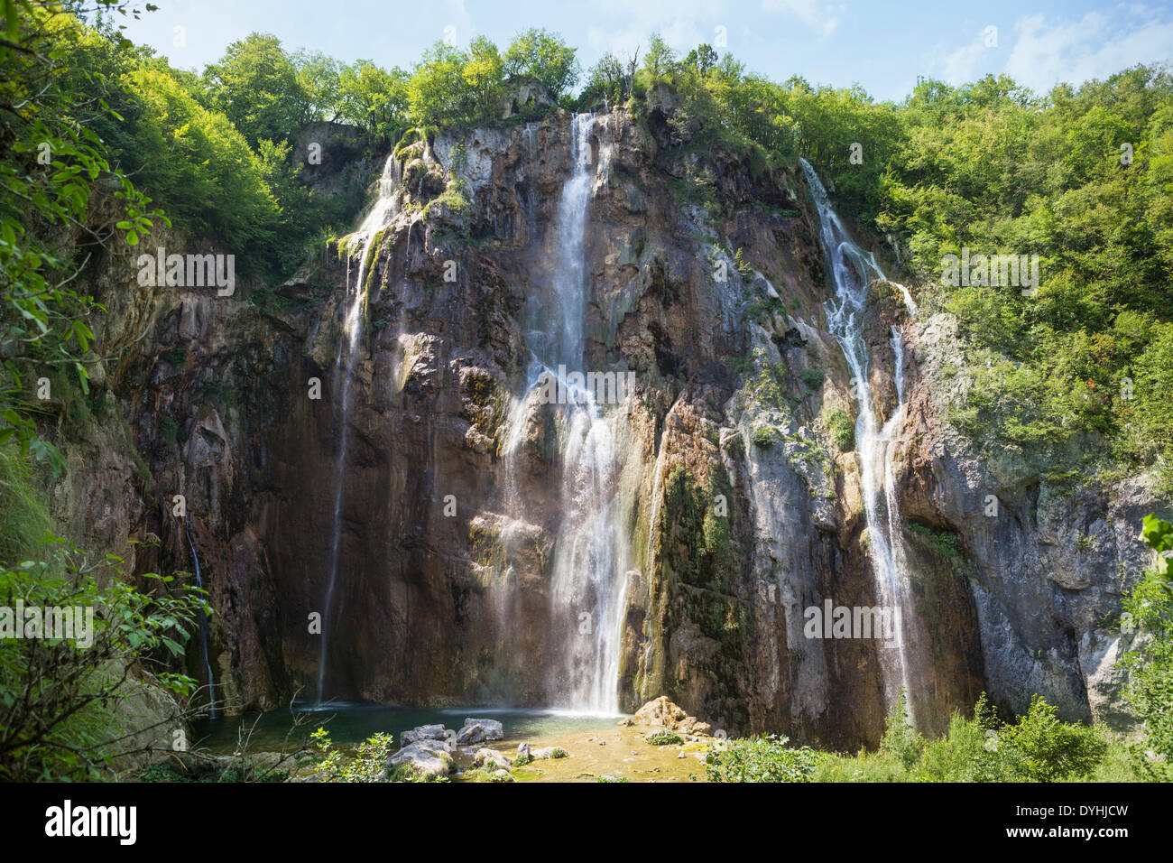 La gran cascada (Veliki Slap), 78m de alta cascada en el Parque Nacional de  Los Lagos de Plitvice en Croacia Fotografía de stock - Alamy