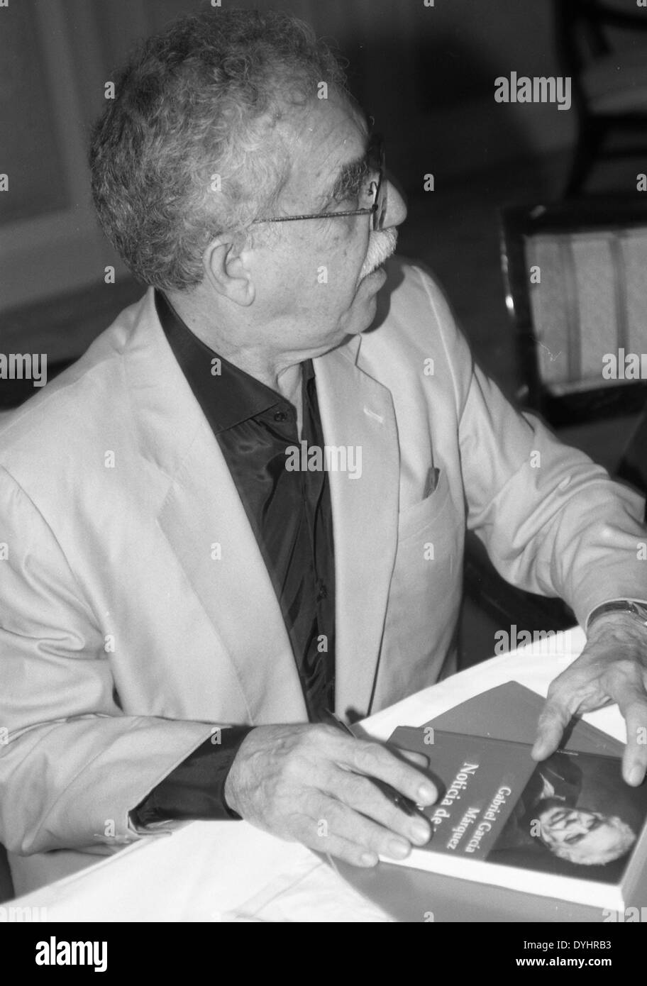 Los Angeles, California, EEUU. 18 abr, 2014. Foto de archivo. 1982 Premio Nobel de Literatura, Gabriel García Márquez, el novelista colombiano cuyo Cien Años de Solituded lo estableció como un gigante de la literatura del siglo 20, murió el jueves, 17 de abril de 2014 en su domicilio en la Ciudad de México. Él era 87.ARMANDO ARORIZO. © Armando Arorizo/Prensa Internacional/ZUMAPRESS.com/Alamy Live News Foto de stock