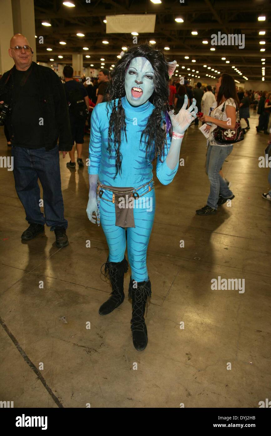 Salt Lake City, Utah, EE.UU.. 18 abr, 2014. Fan vestida como Neytiri de  Avatar en la asistencia por Salt Lake City Comic Con FanXperience 2014 -  FRI, del Centro de Convenciones Salt