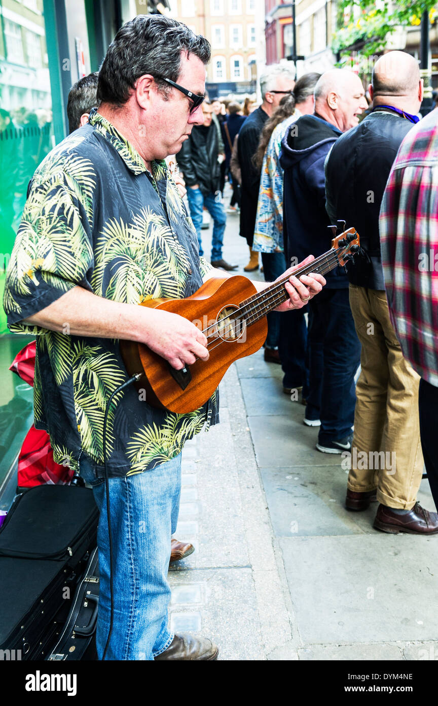 Ukulele band fotografías e imágenes de alta resolución Alamy
