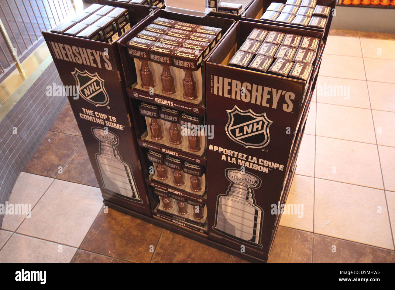 Un bloque de Hershey's chocolate bars en el flagship store de Niagara Falls Foto de stock