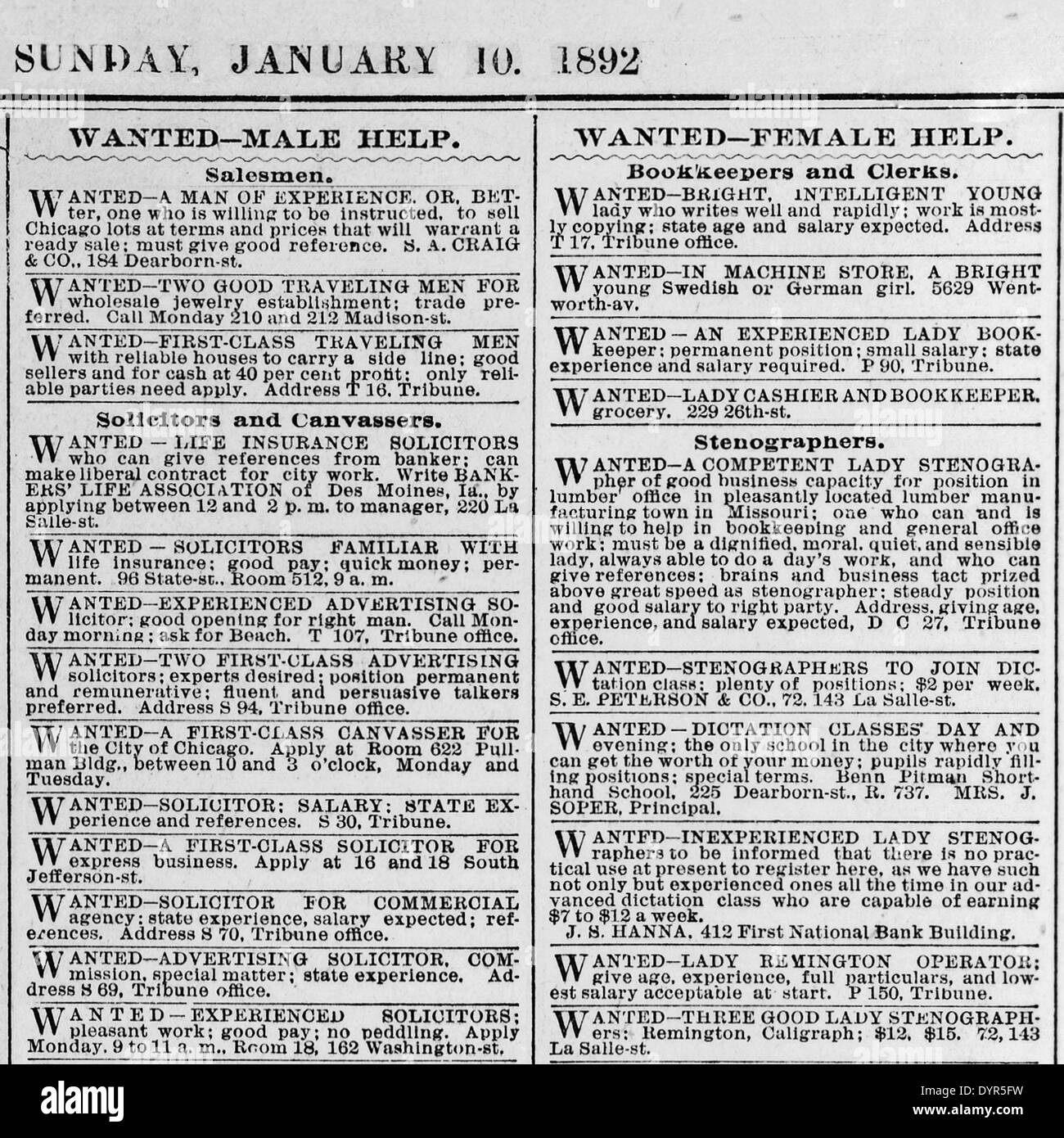 Quería ayuda anuncios desde un 1892 Chicago Tribune organizadas en secciones separadas por género. Foto de stock