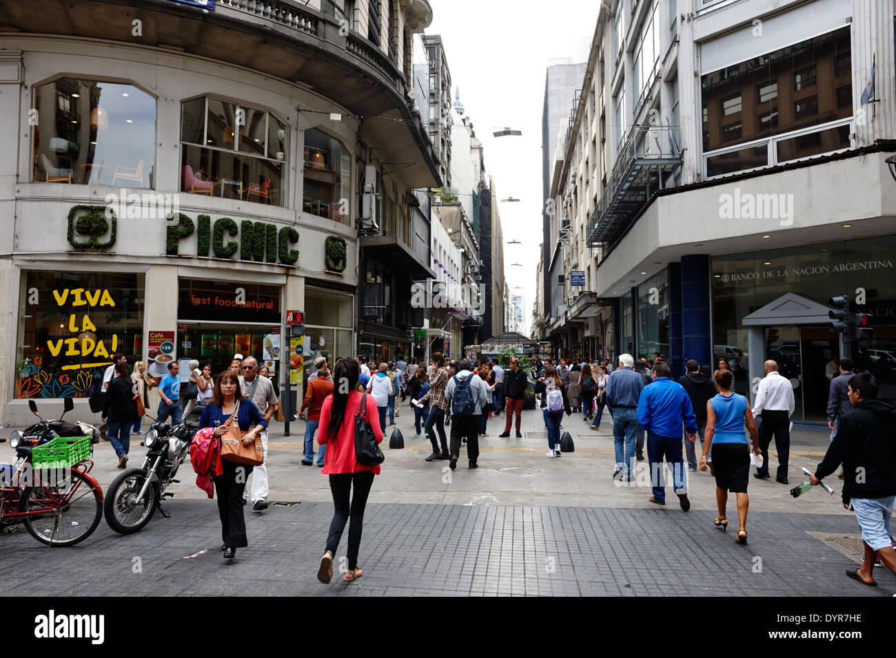 La zona comercial de la calle Florida Street en el centro de Buenos Aires Argentina Foto de stock