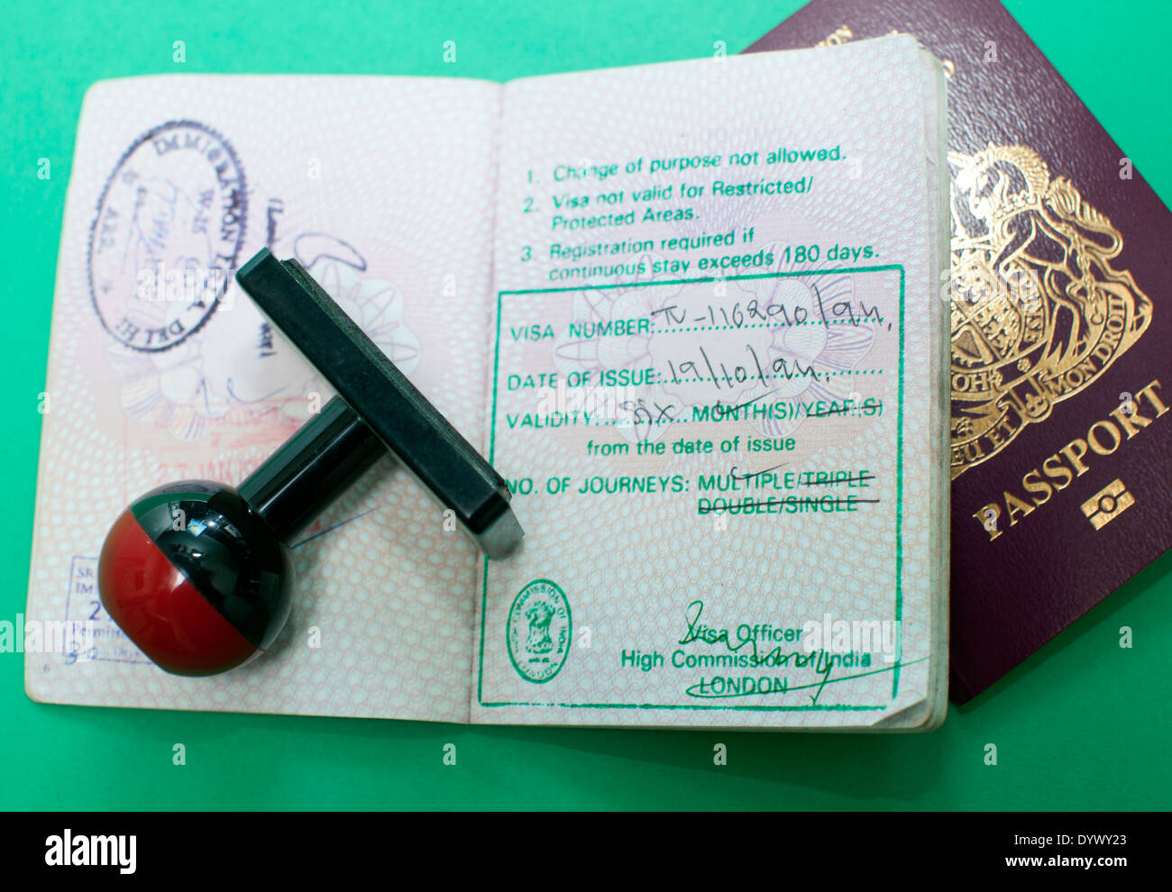 Visa de turista en el pasaporte británico, Londres Fotografía de stock -  Alamy